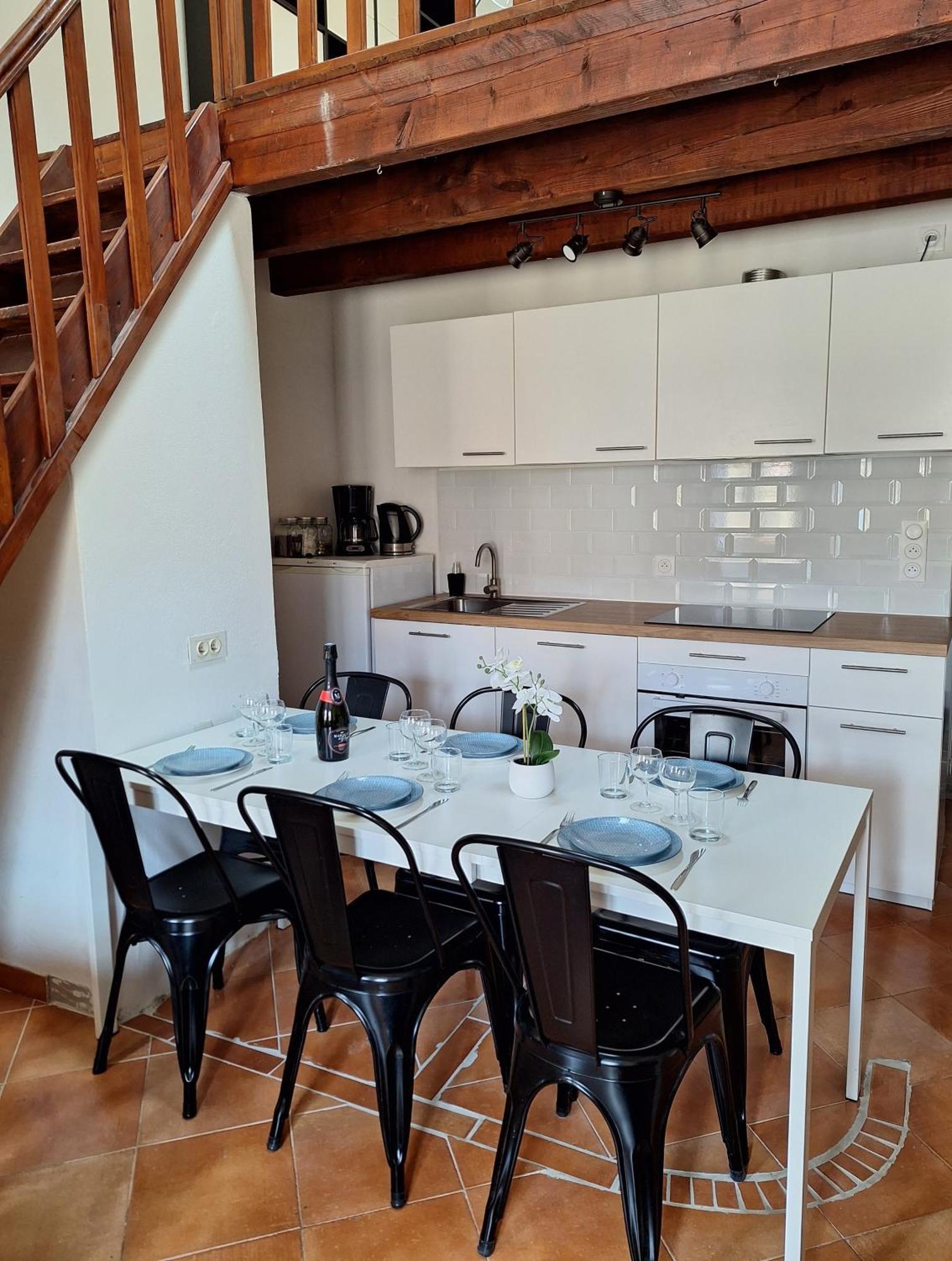 La Garriguette Appart Centre Historique Calme Climatise 6 Couchages Арл Екстериор снимка