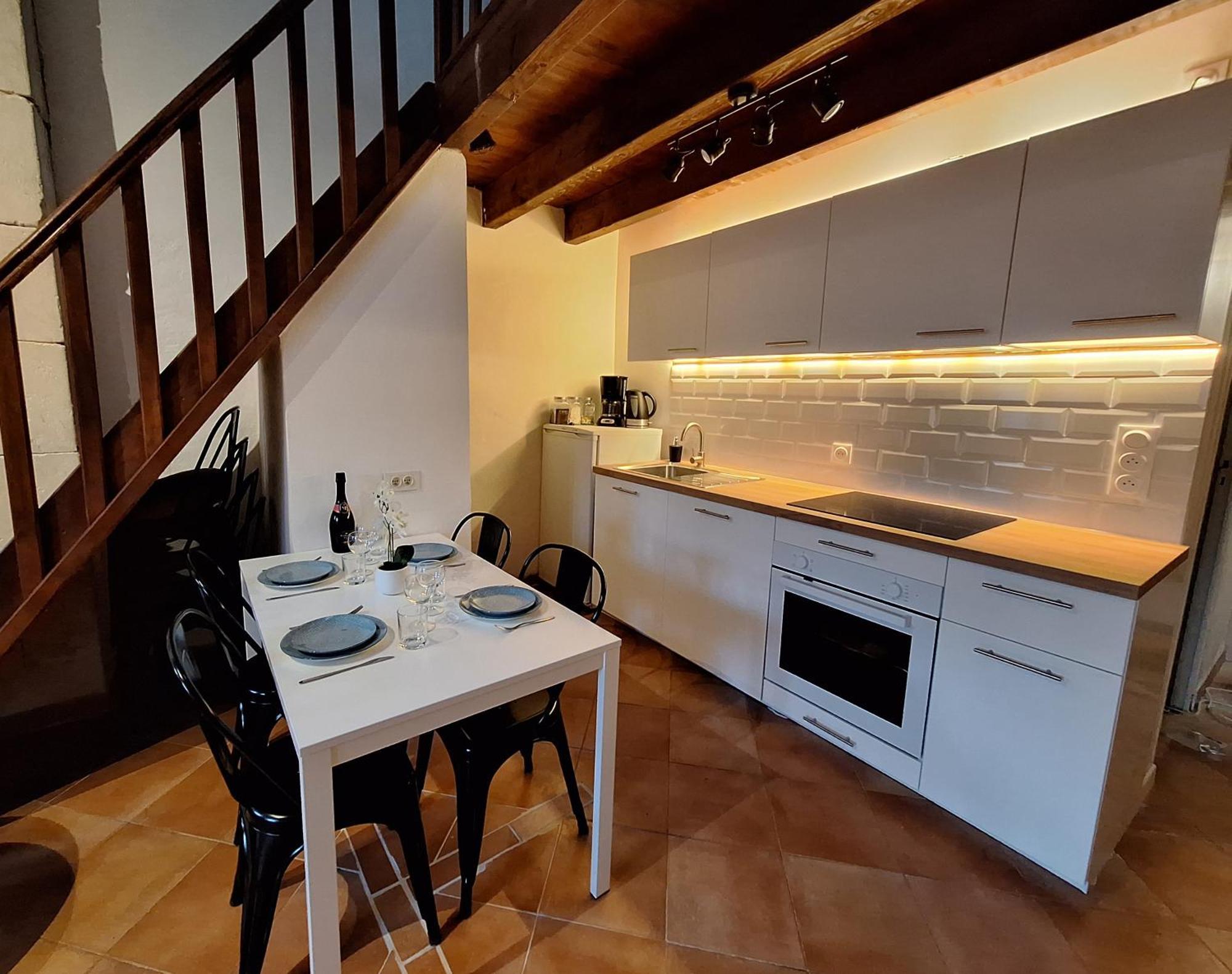 La Garriguette Appart Centre Historique Calme Climatise 6 Couchages Арл Екстериор снимка