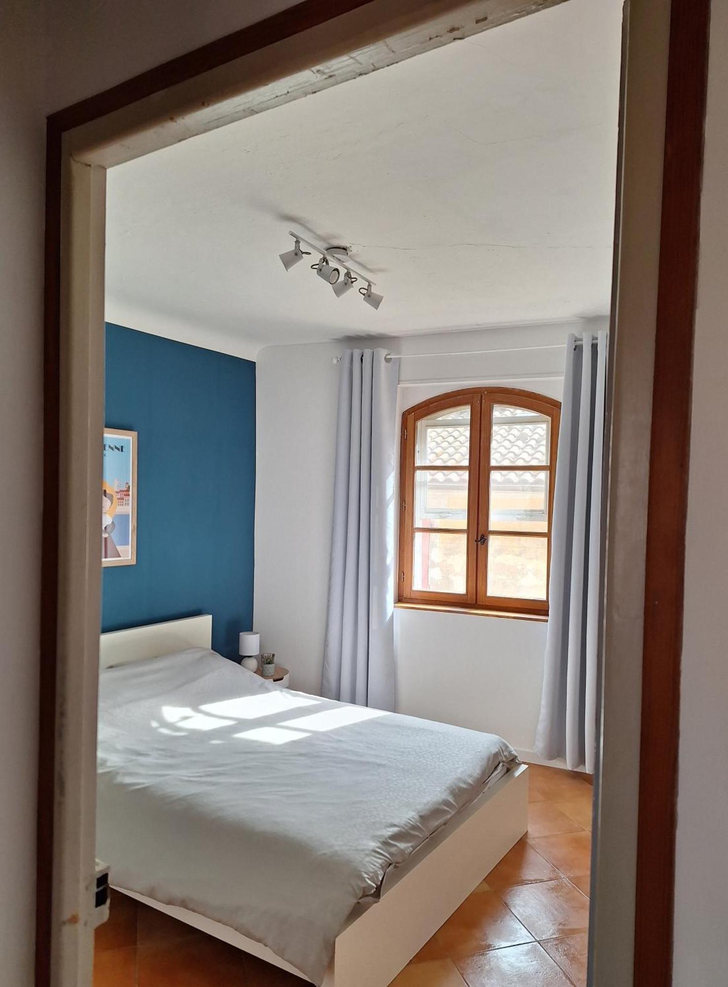 La Garriguette Appart Centre Historique Calme Climatise 6 Couchages Арл Екстериор снимка